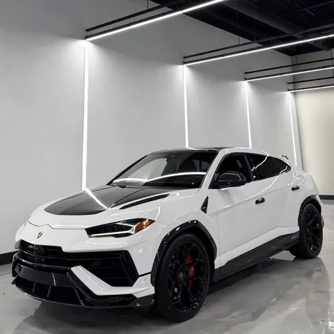 Lamborghini Urus Performante, blanc